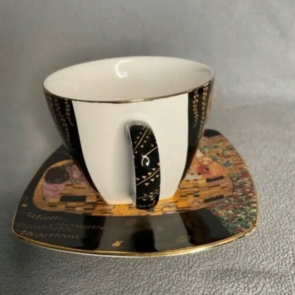 NWOB Smile Austria Gustav Klimt The Kiss Tea Cup &Saucer Black/Gold Art Souvenir